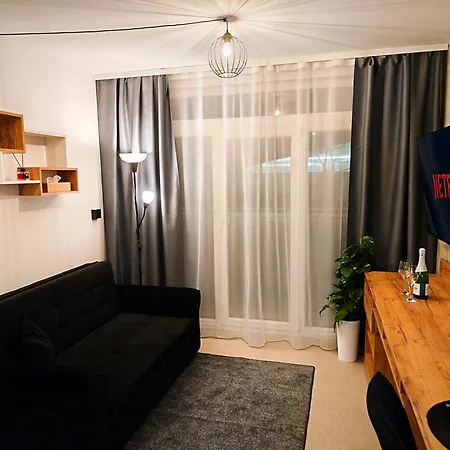 Axiom - Zenith X - Netflix, Hbo, Champagne Košice
