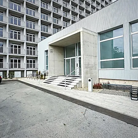 Axiom - Zenith X - Netflix, Hbo, Champagne Apartman Kassa