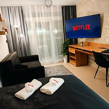 Axiom - Zenith X - Netflix, Hbo, Champagne