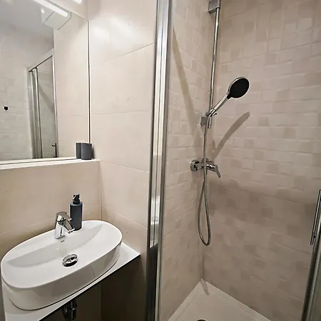 Axiom - Zenith X - Netflix, Hbo, Champagne Kassa