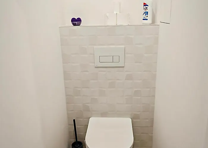 Axiom - Zenith X - Netflix, Hbo, Champagne 아파트