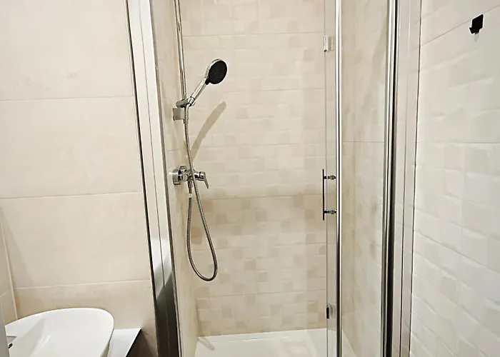 Axiom - Zenith X - Netflix, Hbo, Champagne 아파트